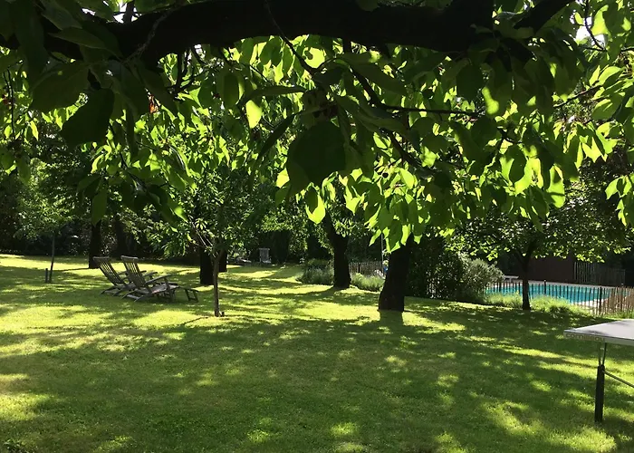Bed & Breakfast La Cerisaie - D'hotes & 3*