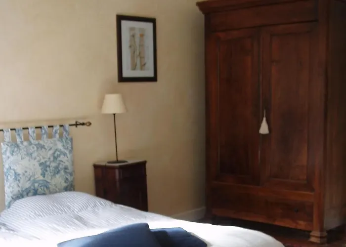 Bed & Breakfast La Cerisaie - D'hotes & 3*
