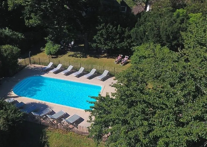 Bed & Breakfast La Cerisaie - D'hotes & Riols