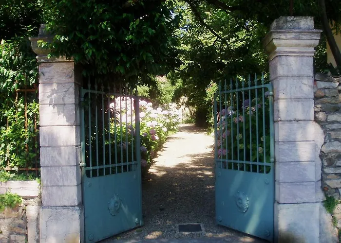 Bed & Breakfast La Cerisaie - D'hotes & 3*